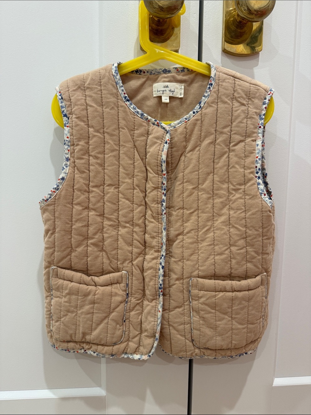 Quilted corduroy Kids Vest in pinkish beige with Floral Trim konges slojd
